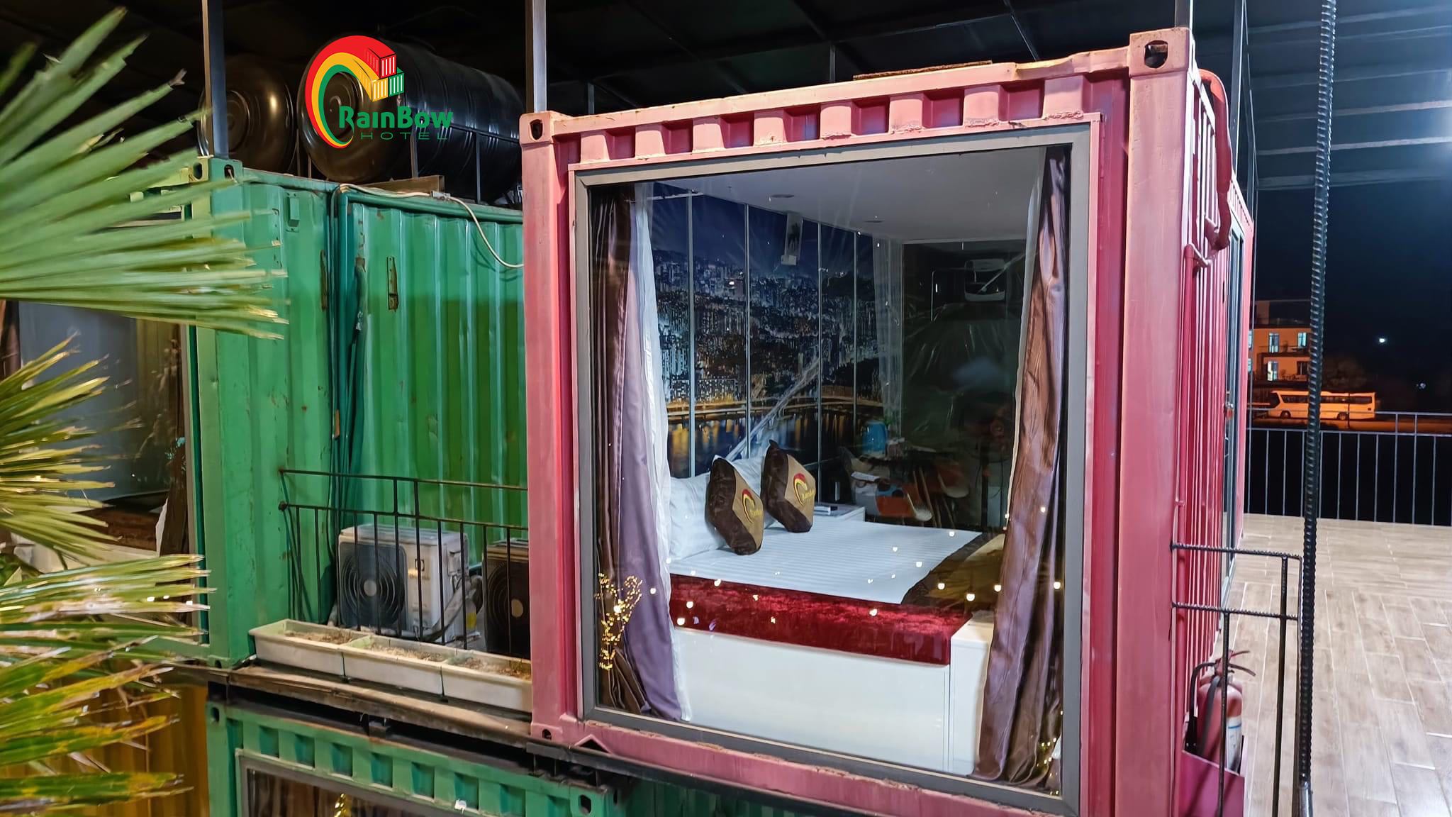 review-Rainbow-Hotel-Cửa-L&ograve;